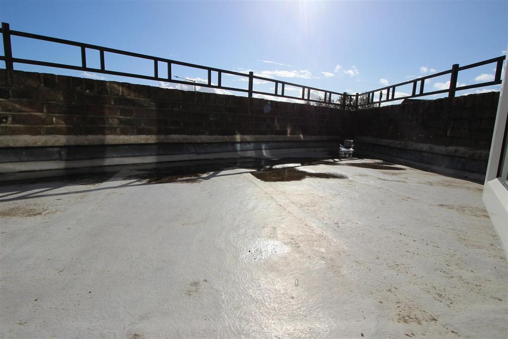 Balcony rear.JPG