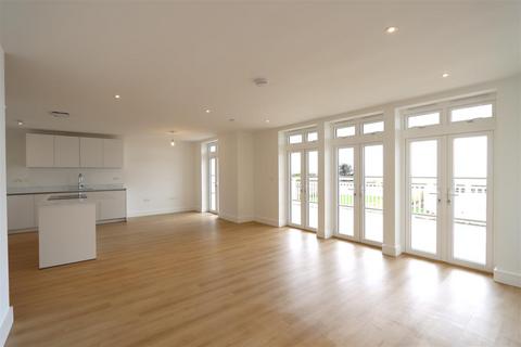 3 bedroom apartment to rent, La Route De La Haule, Jersey JE3