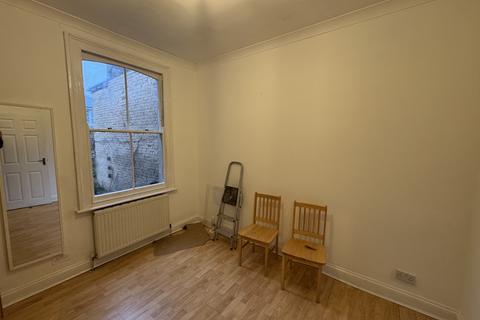 1 bedroom ground floor flat to rent, Palatine Road, London N16