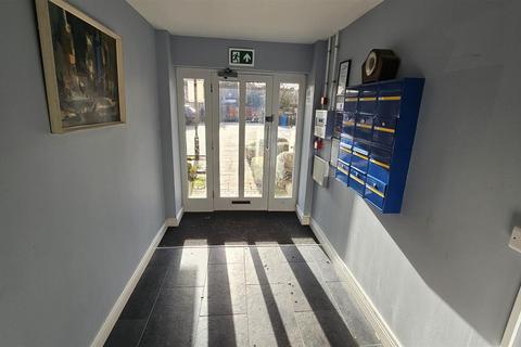 2 bedroom apartment for sale, Hassall Court, BingHAM, Nottingham