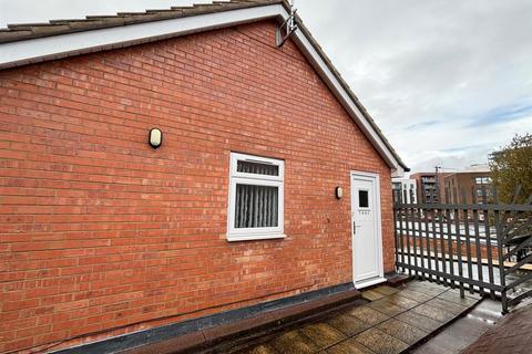 2 bedroom apartment to rent, Stratford Road, Shirley