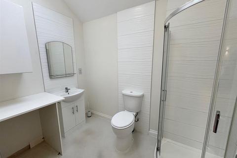 2 bedroom apartment to rent, Stratford Road, Shirley