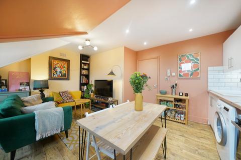 1 bedroom flat for sale, Stanger Road, London, SE25