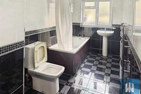 3 bedroom semi-detached house to rent, Cross Lane, Newsome, Huddersfield, HD4