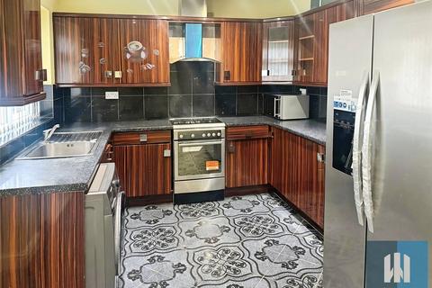 3 bedroom semi-detached house to rent, Cross Lane, Newsome, Huddersfield, HD4