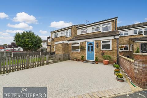 undefined, Glenester Close, Hoddesdon EN11