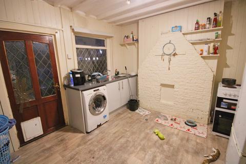 2 bedroom end of terrace house for sale, Wood Street, Kettering, NN16