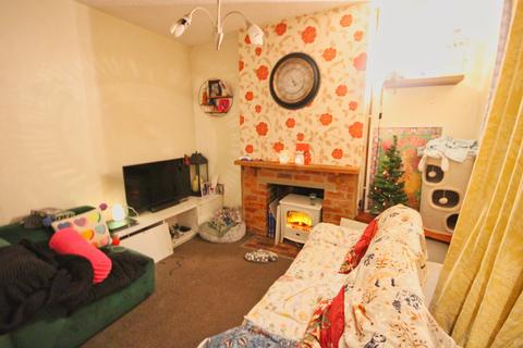 2 bedroom end of terrace house for sale, Wood Street, Kettering, NN16