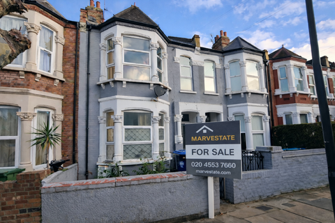 4 bedroom terraced house for sale, Churchill Road, London NW2