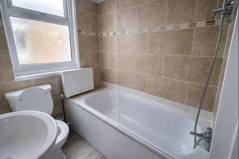 4 bedroom terraced house for sale, Churchill Road, London NW2