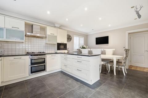 5 bedroom detached house for sale, Tysea Hill, Stapleford Abbotts, Essex