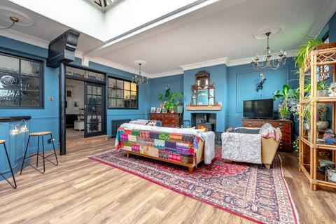 5 bedroom link detached house for sale, Beach Road, Caister-On-Sea