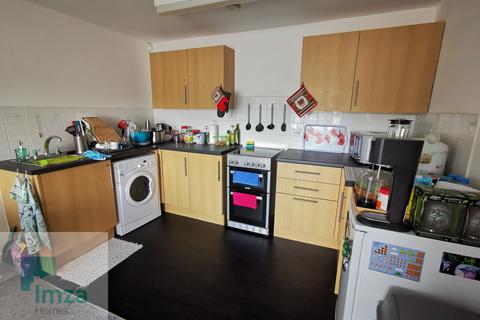 2 bedroom flat to rent, Carriage Grove, Bootle, Merseyside