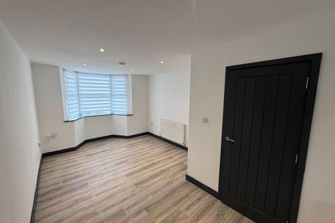 3 bedroom maisonette to rent, Winchester Road, London, Greater London. E4 9LH