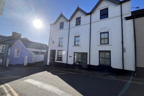 2 bedroom flat for sale, Penrhiw 15 Carmarthen Street, Llandeilo, Carmarthenshire.