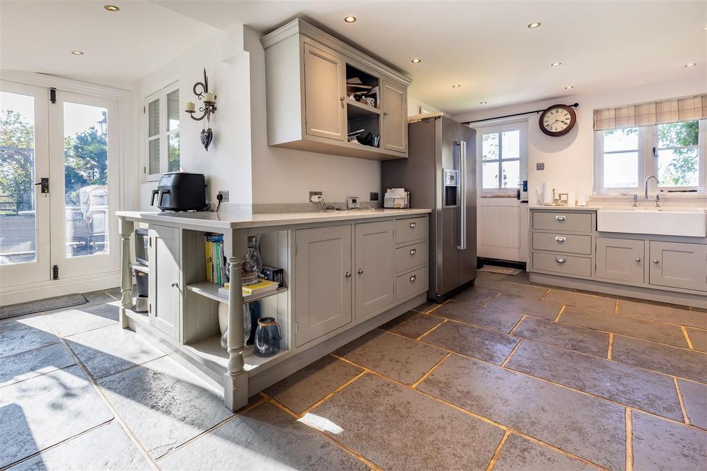 Willow Cottage 43 Berwick Ln  (4).jpg