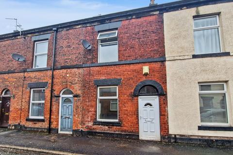 2 bedroom property to rent, Wood Street, Bury, BL8