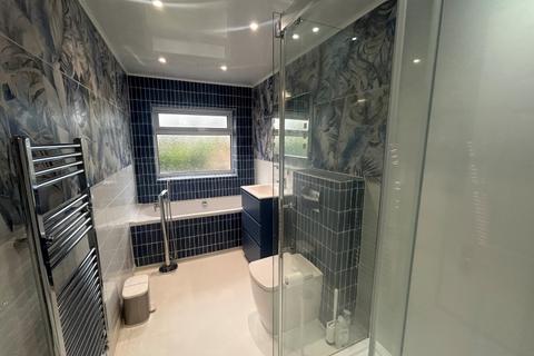 4 bedroom semi-detached house to rent, Springhaven Close, Guildford GU1