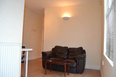 2 bedroom flat to rent, North Road, Cardiff