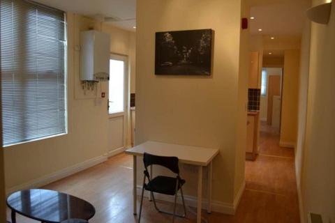 2 bedroom flat to rent, North Road, Cardiff