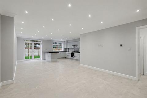 3 bedroom flat for sale, Wallis Avenue, Maidstone ME15