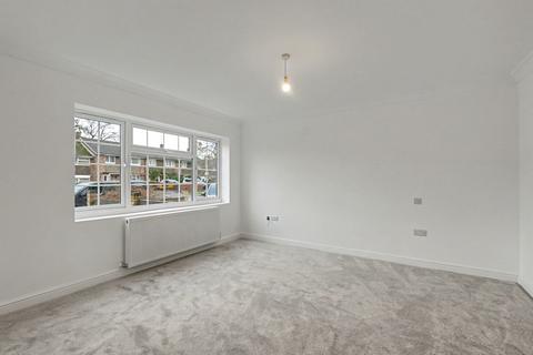 3 bedroom flat for sale, Wallis Avenue, Maidstone ME15