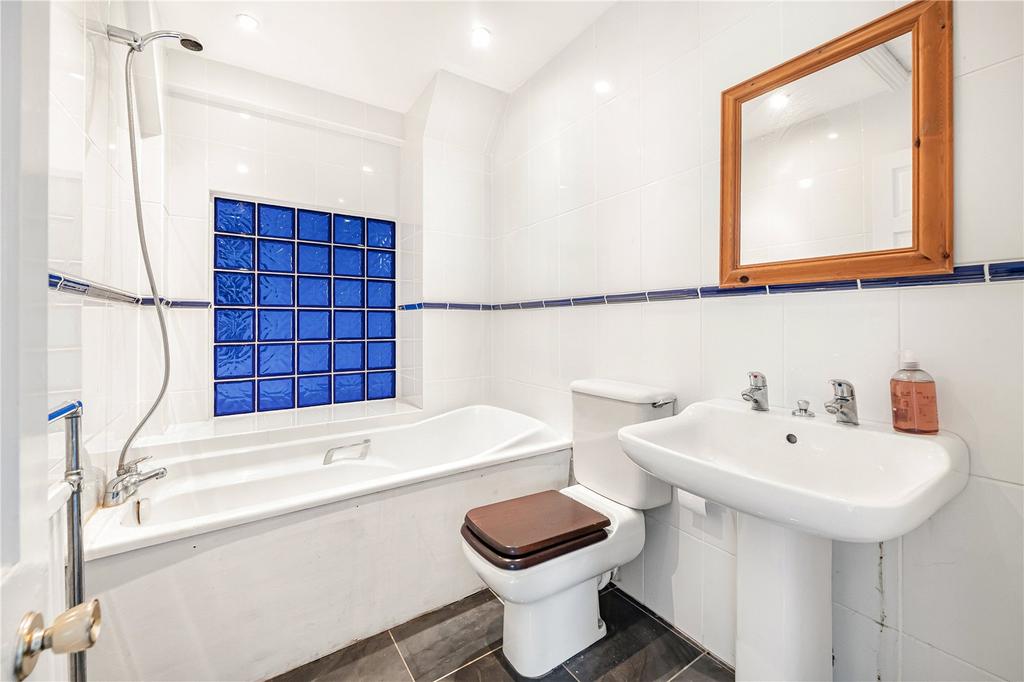 En Suite Bathroom