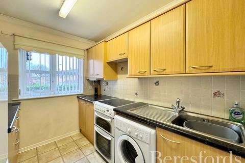2 bedroom apartment for sale, Abbs Cross Gardens, Hornchurch, RM12