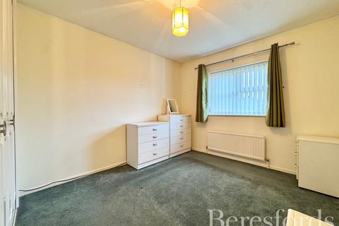 2 bedroom apartment for sale, Abbs Cross Gardens, Hornchurch, RM12