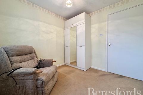 2 bedroom apartment for sale, Abbs Cross Gardens, Hornchurch, RM12