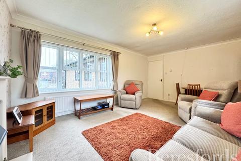 2 bedroom apartment for sale, Abbs Cross Gardens, Hornchurch, RM12
