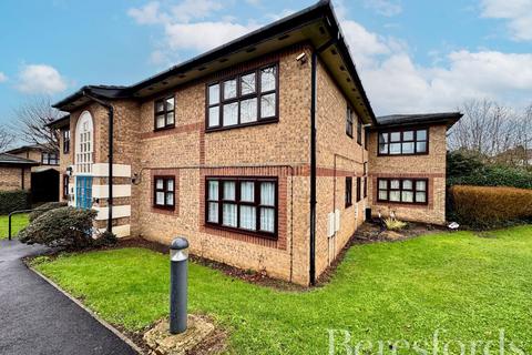 2 bedroom apartment for sale, Abbs Cross Gardens, Hornchurch, RM12
