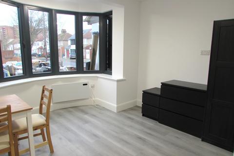 1 bedroom end of terrace house to rent, Harley Road, Harrow, Middlesex HA1