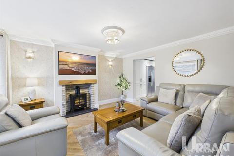 4 bedroom house for sale, Burbage Avenue, Hull