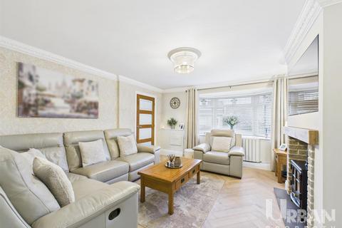 4 bedroom house for sale, Burbage Avenue, Hull