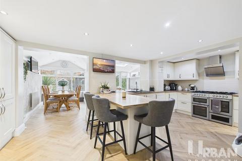 4 bedroom house for sale, Burbage Avenue, Hull