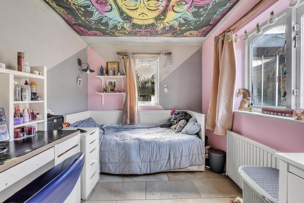 Bedroom 3/Study