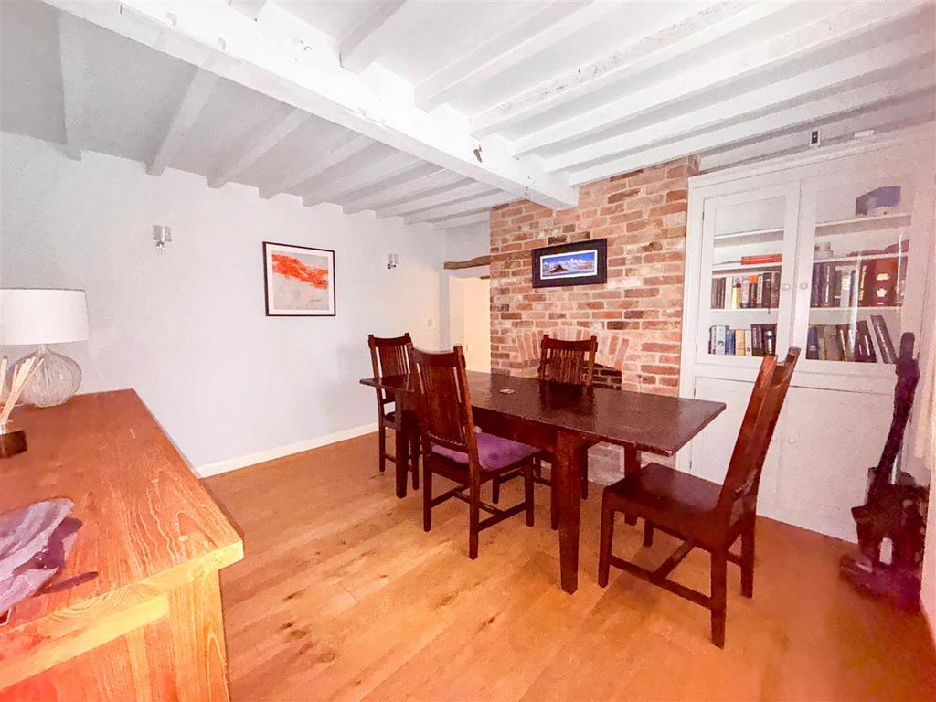 Mays Cottage PH-11.jpg
