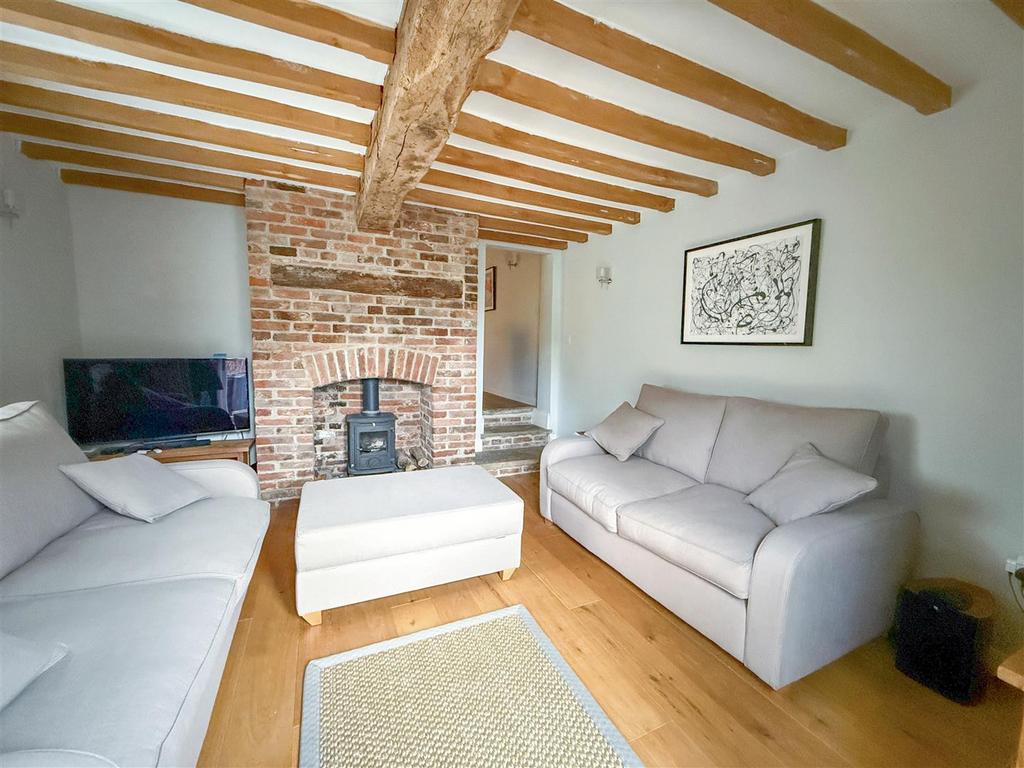 Mays Cottage PH-5.jpg