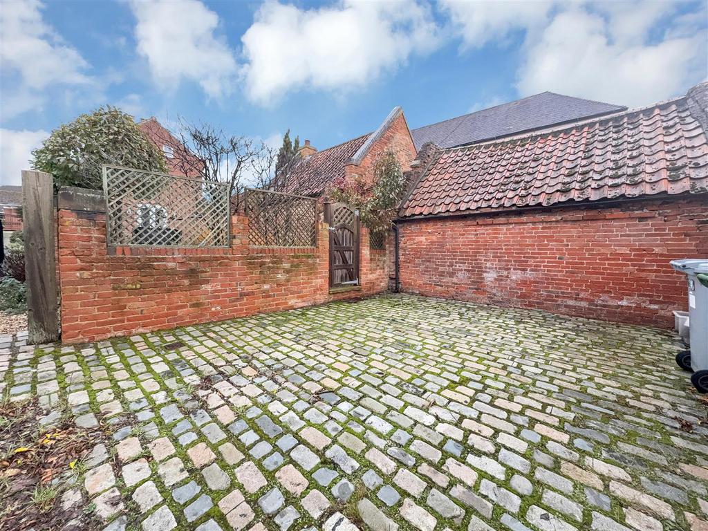 Mays Cottage PH-1.jpg