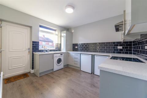 2 bedroom flat to rent, Silverhill Drive, West Denton
