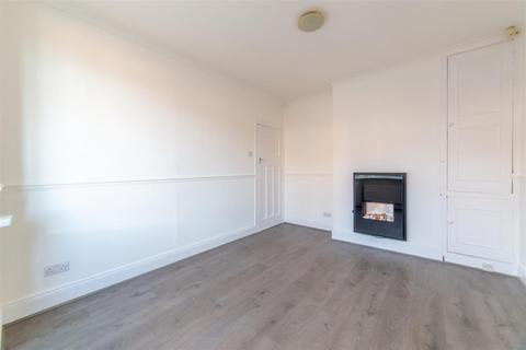 2 bedroom flat to rent, Silverhill Drive, West Denton