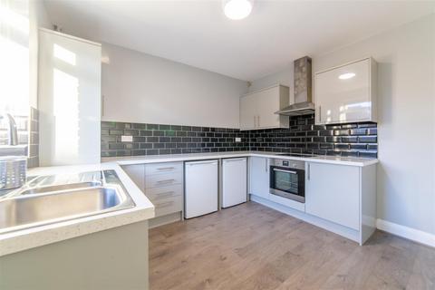 2 bedroom flat to rent, Silverhill Drive, West Denton
