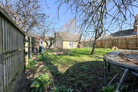 2 bedroom detached bungalow for sale, Chestnut Rise, Burwell.