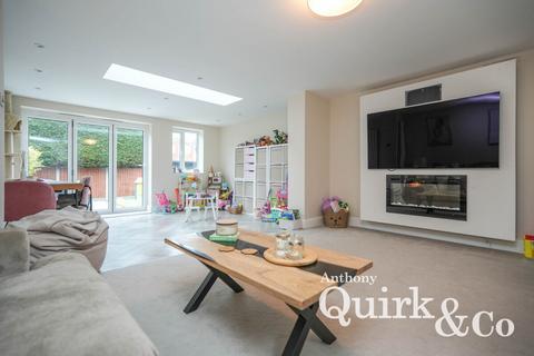 3 bedroom link detached house for sale, Lambourne, Canvey Island, SS8