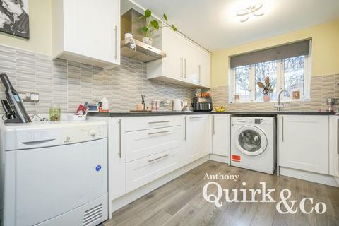 3 bedroom link detached house for sale, Lambourne, Canvey Island, SS8
