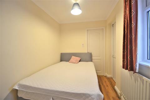 1 bedroom flat to rent, 289 Harrogate Road, Leeds LS17