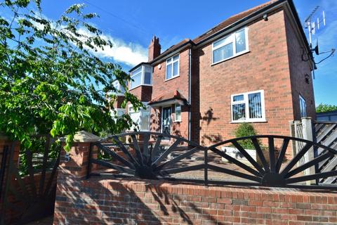 1 bedroom in a house share to rent, Roxholme Road, Leeds LS7