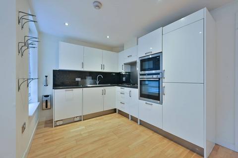 2 bedroom flat to rent, Attenborough Court, WD19, Bushey, Watford, WD19