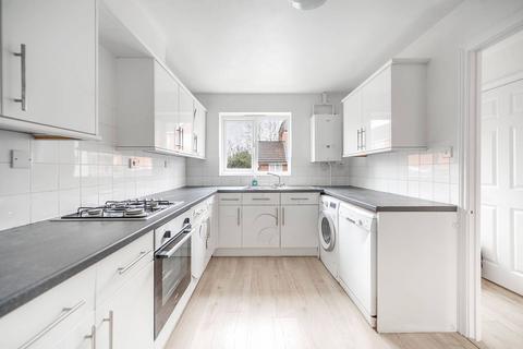 3 bedroom end of terrace house for sale, Oakcroft Close, Pinner, HA5